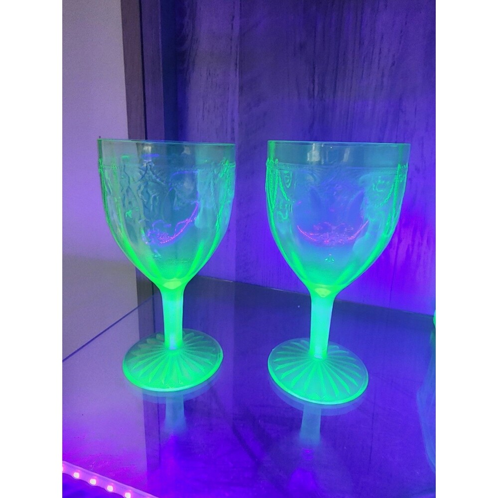 2 VINTAGE Anchor Hocking Cameo Green Depression glass water goblet Ballerina